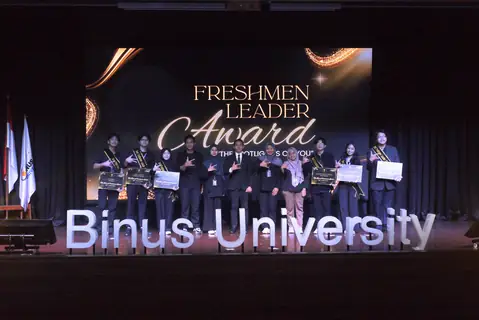 Freshmen Leader Award 'The Spotlight is On You'